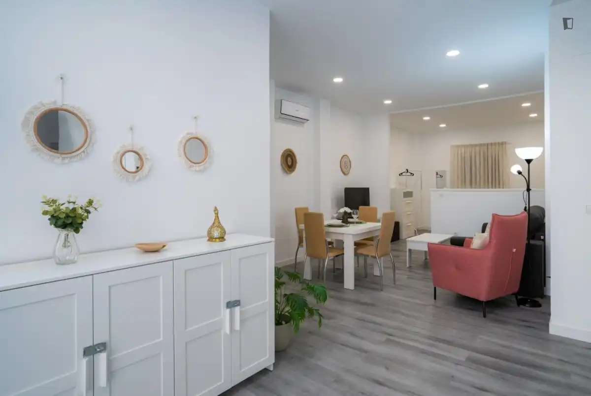 Sala d'estar de Estudi de lloguer en Málaga amb Aire condicionat, Calefacció i Moblat
