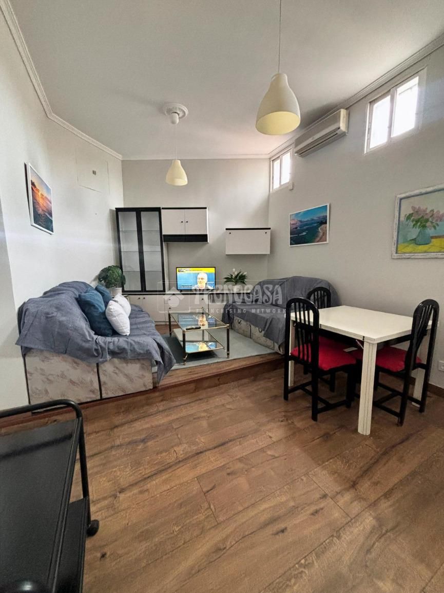 Piso de alquiler en Cortes - Huertas, Centro