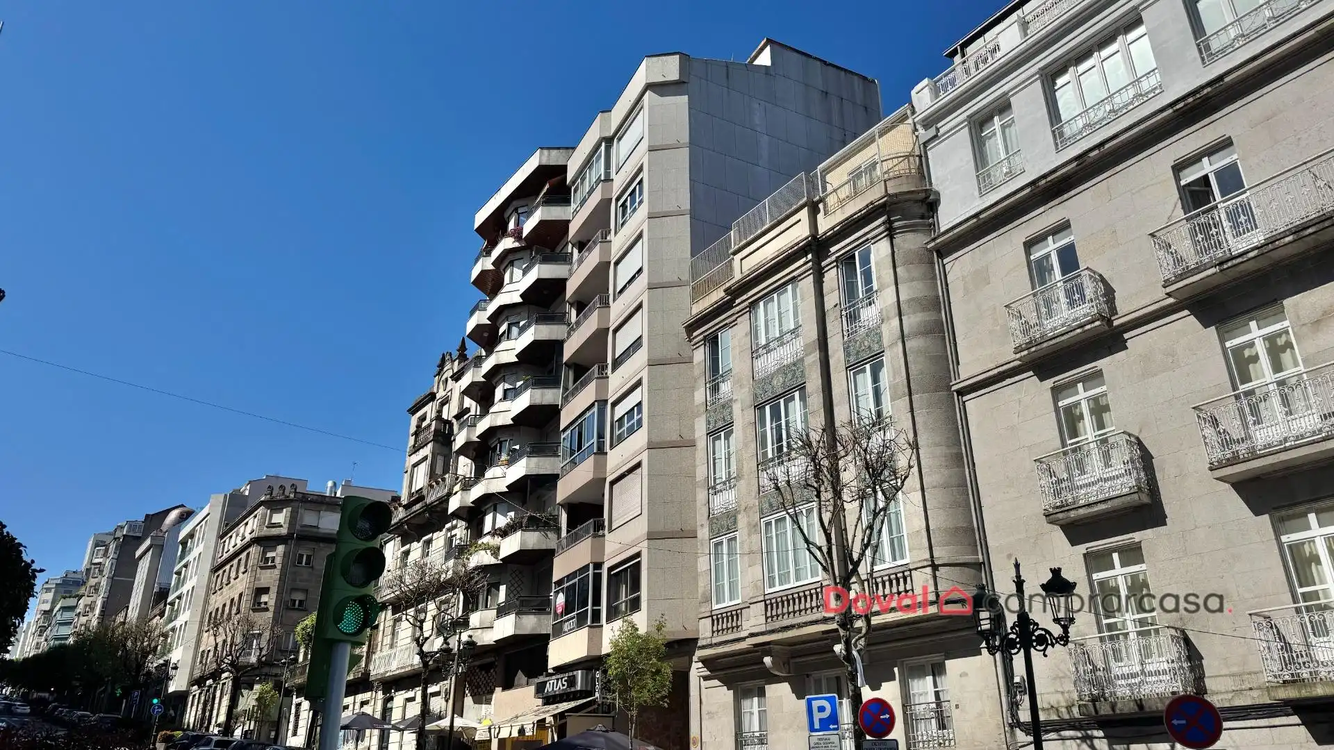 Vista exterior de Piso en venta en Vigo  con Calefacción, Parquet y Terraza