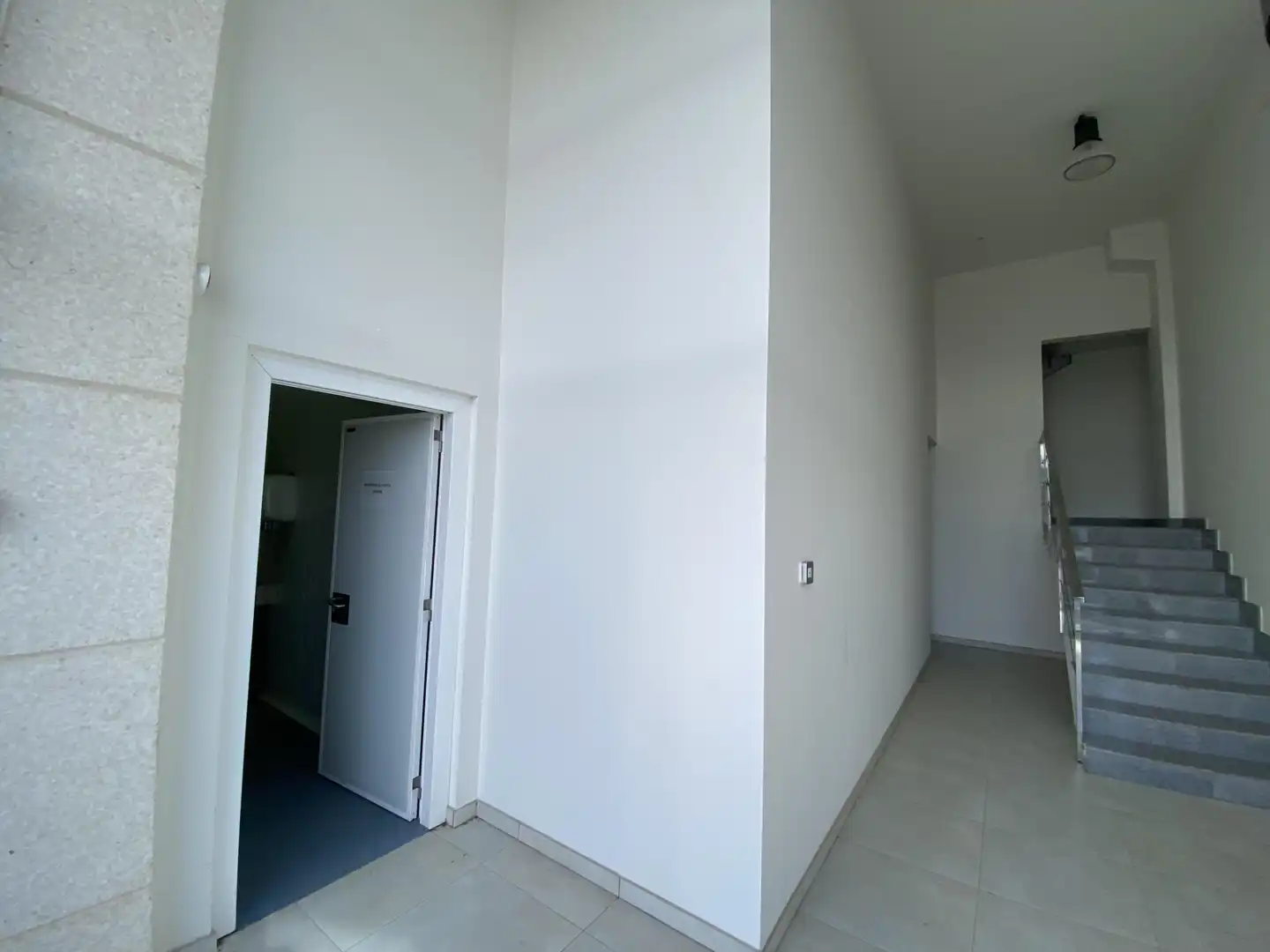Industriegebäude zum Verkauf in Calle C 631, imagen 2