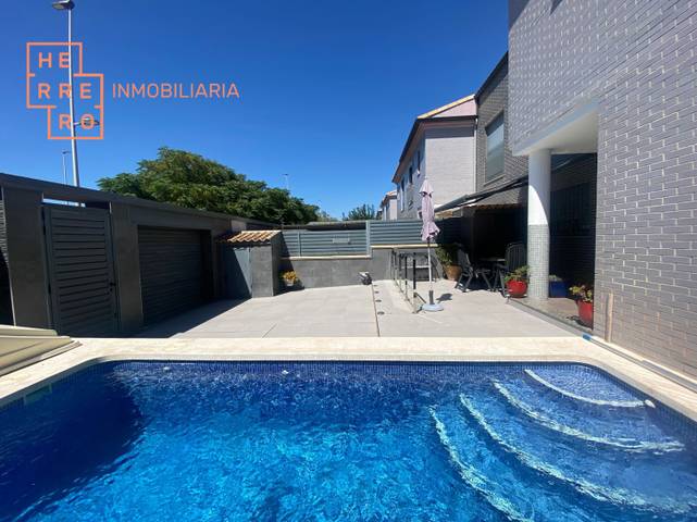 Casa-chalet en Venta en Parque Sensal