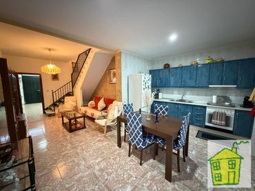 Casa amb balcó en venda a Villanueva de la Reina