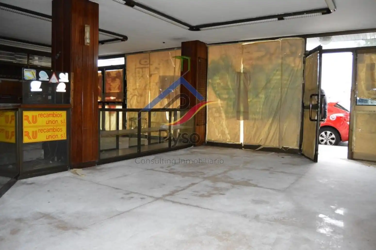 Local comercial en venda a Calle Marqués de la Hermida