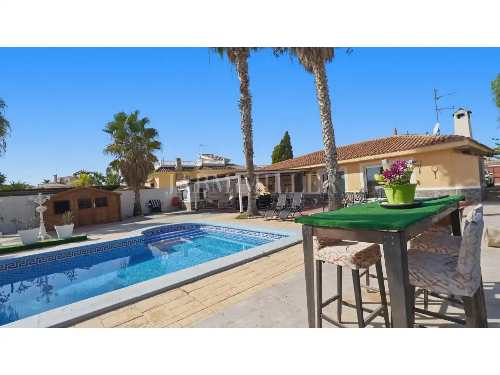 Exterior view of Houses for sale in La Huerta  