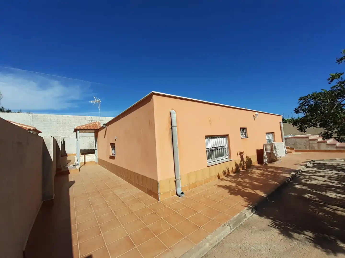 Vista exterior de Finca rústica en venda en Cartagena amb Jardí privat, Piscina i Moblat