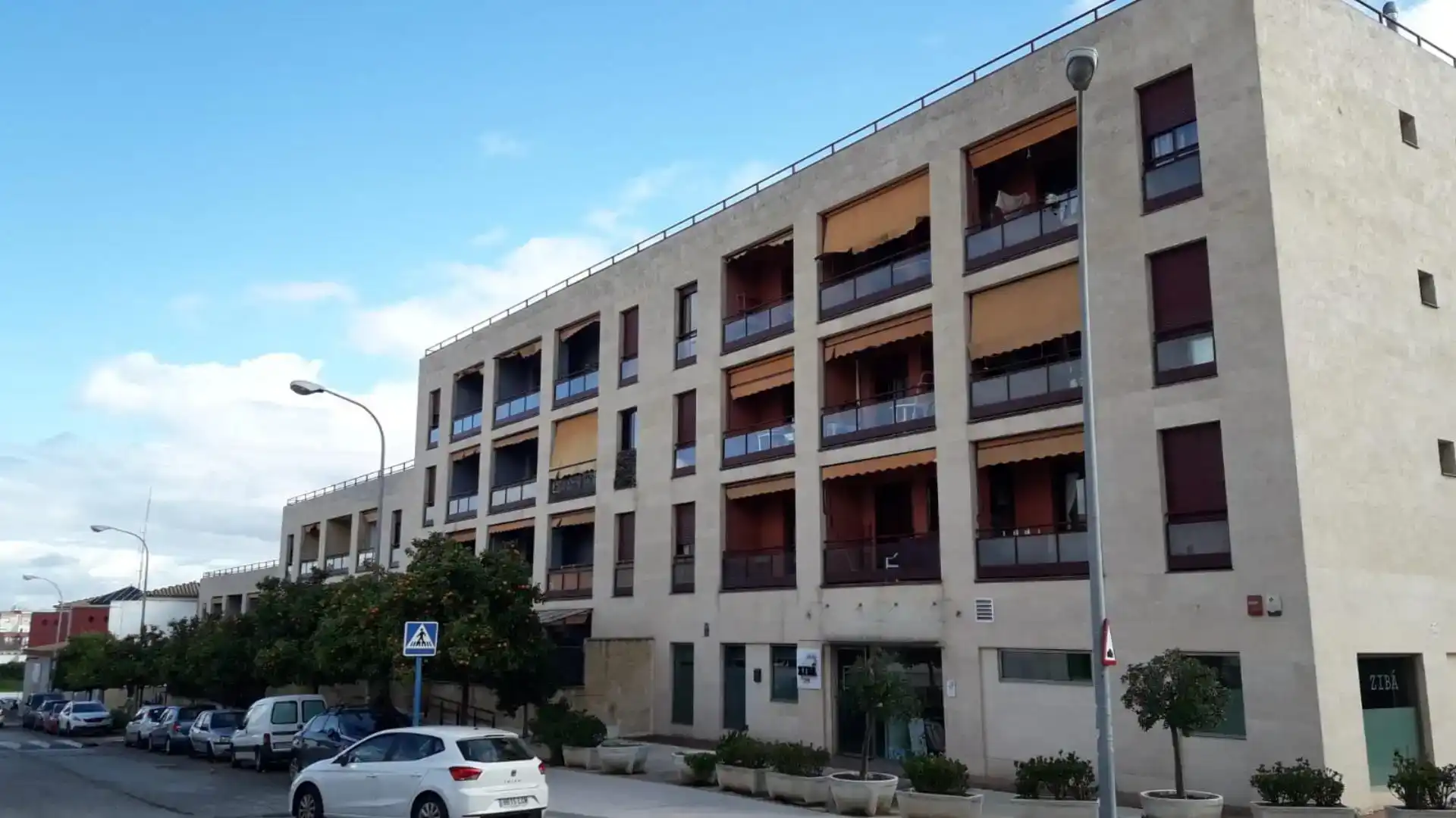 Vista exterior de Pis en venda en Mairena del Aljarafe amb Balcó