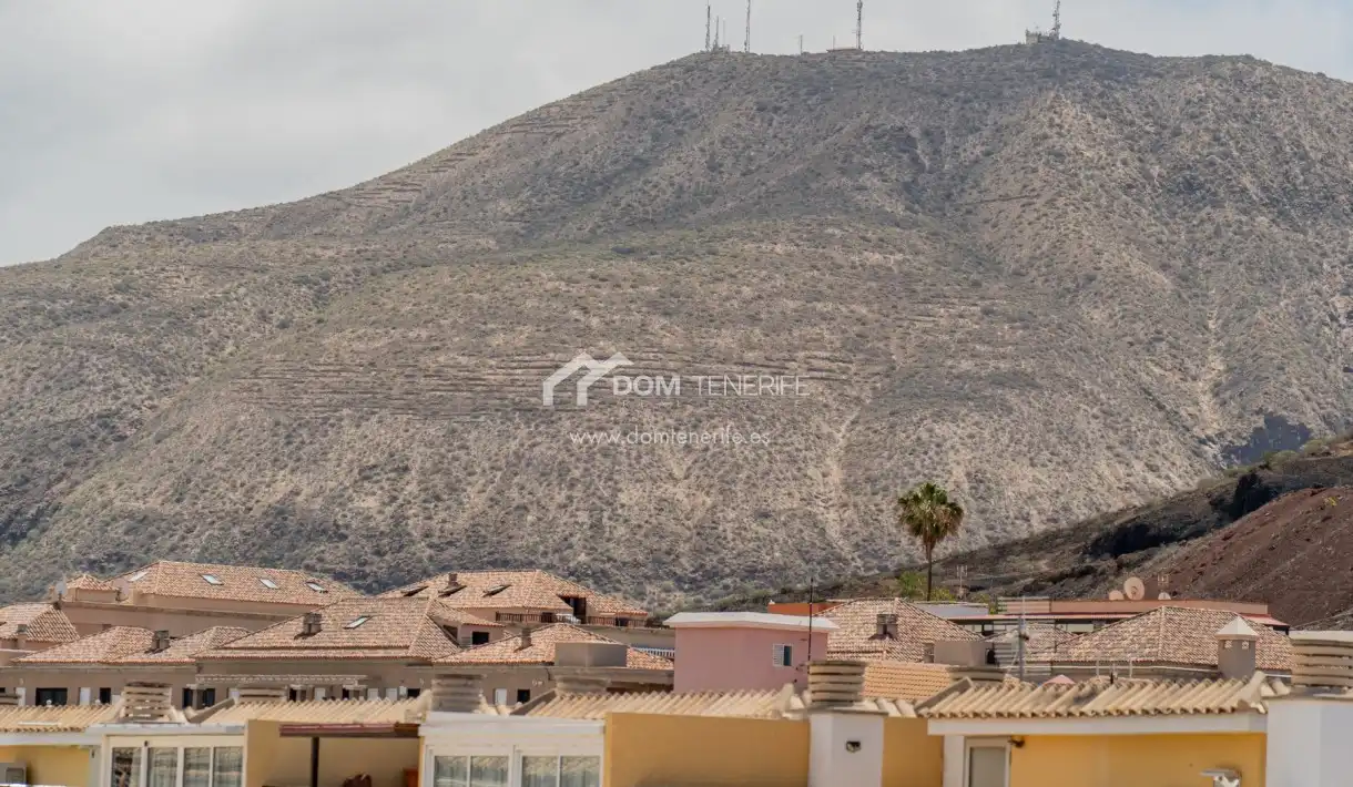 Vista exterior de Casa o chalet en venta en Arona con Aire acondicionado, Terraza y Trastero