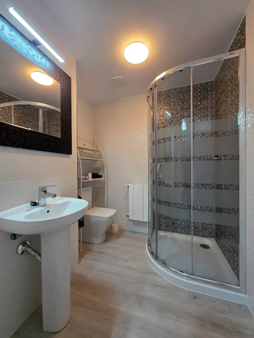 Badezimmer von Maisonette zur Miete in Castro-Urdiales mit Möbliert