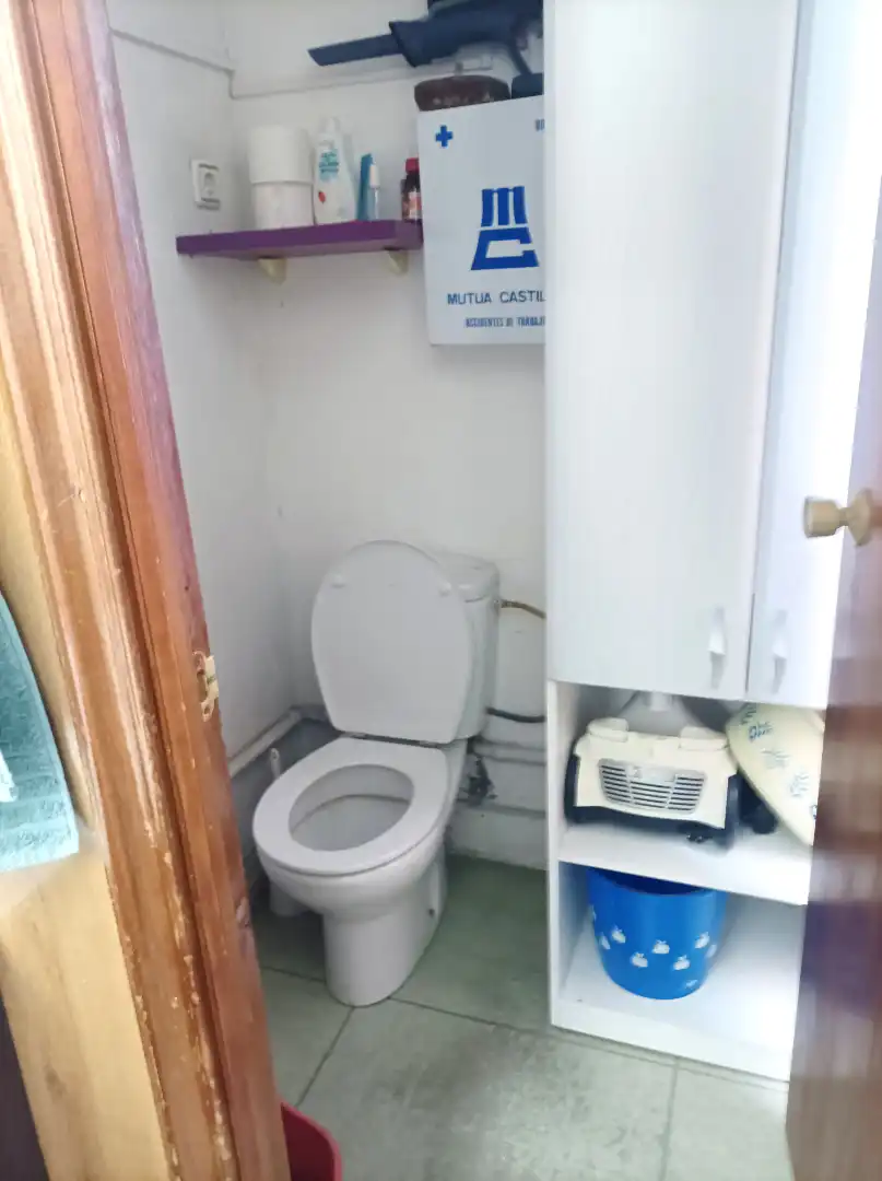 Badezimmer von Geschaftsraum zur Miete in Móstoles mit Klimaanlage und Heizung