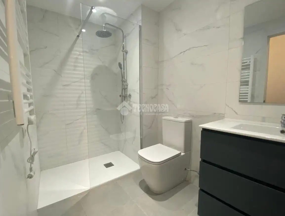 Bathroom of Flat for rent in Alcobendas