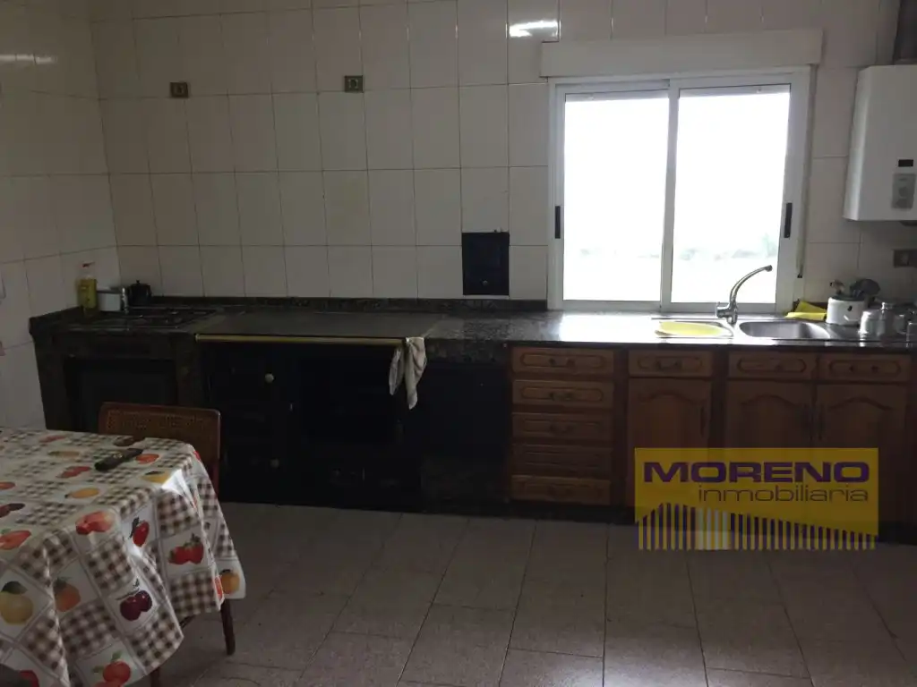 Cuina de Casa o xalet en venda en Navia de Suarna amb Terrassa