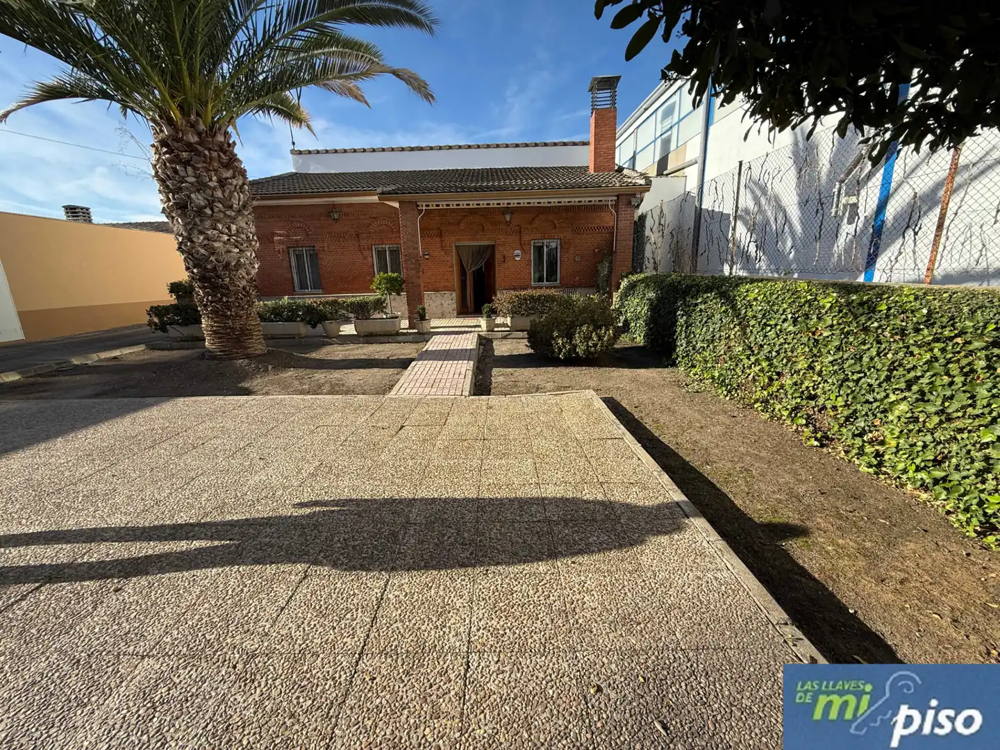 Vista exterior de Casa o chalet en venta en Valladolid con Calefacción, Jardín privado y Terraza