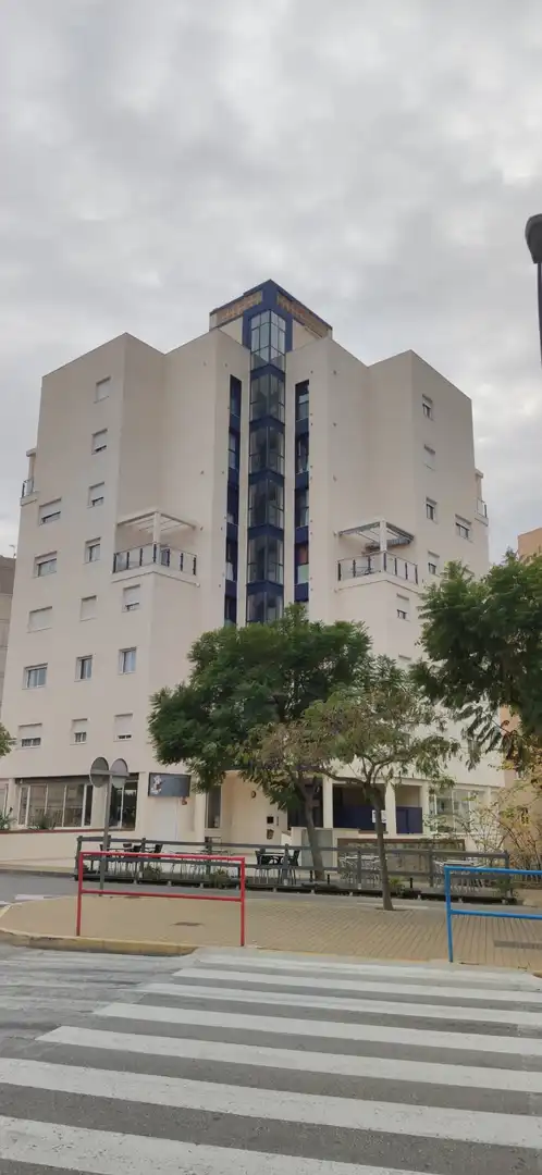 Vista exterior de Apartament en venda en Calpe / Calp amb Aire condicionat, Calefacció i Jardí privat