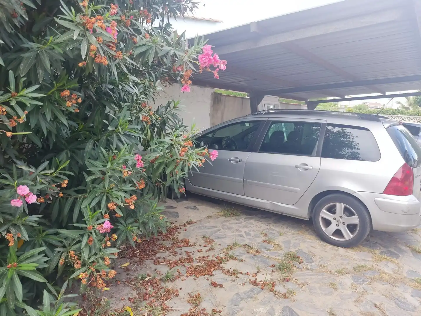 Parking of Flat for sale in Empuriabrava  with Heating, Terrace and TV