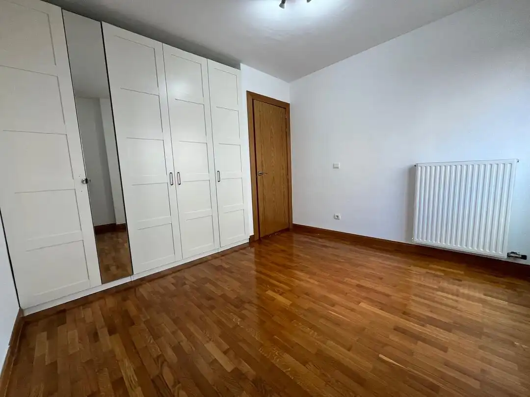 Habitación de Piso en venta en  Pamplona / Iruña con Calefacción, Jardín privado y Trastero
