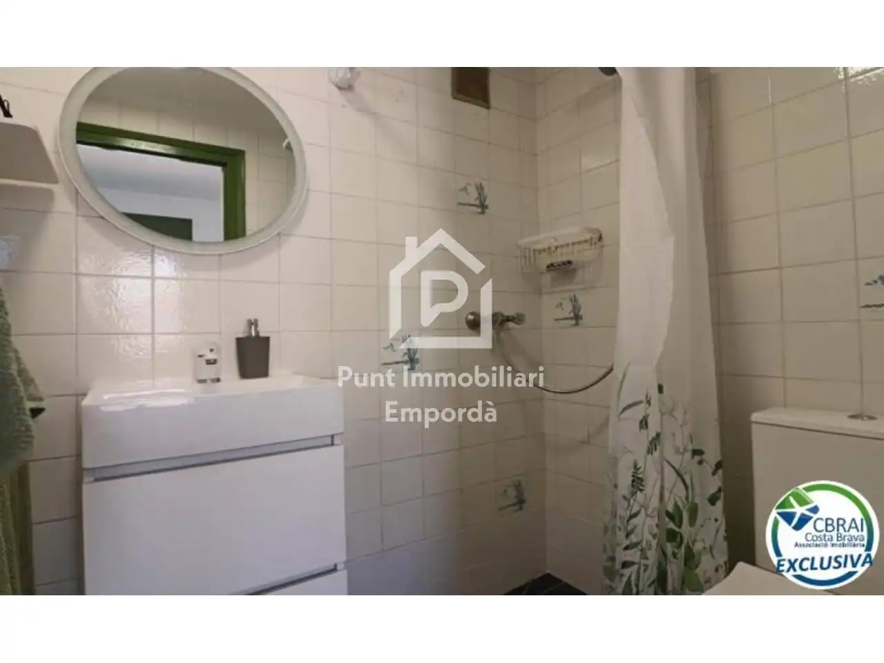 Badezimmer von Wohnung zum Verkauf in Empuriabrava mit Parkett, Terrasse und Möbliert