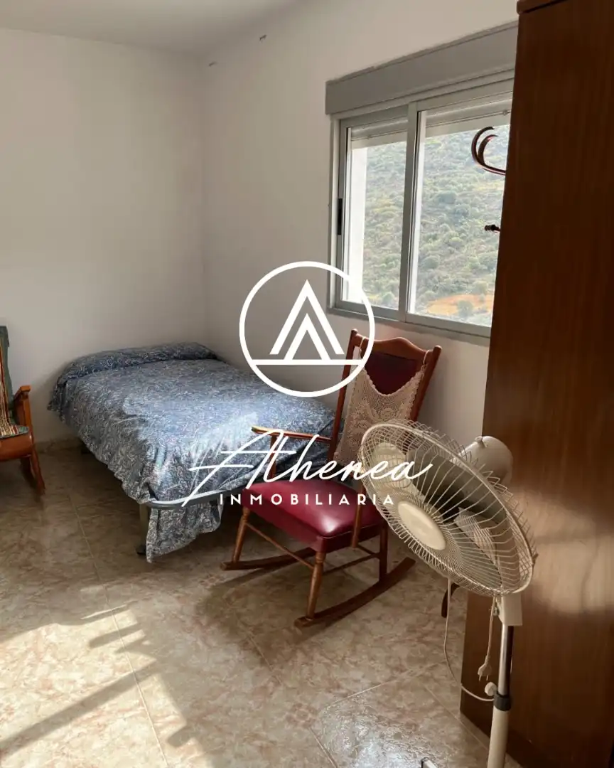 Dormitori de Casa o xalet en venda en Laroya