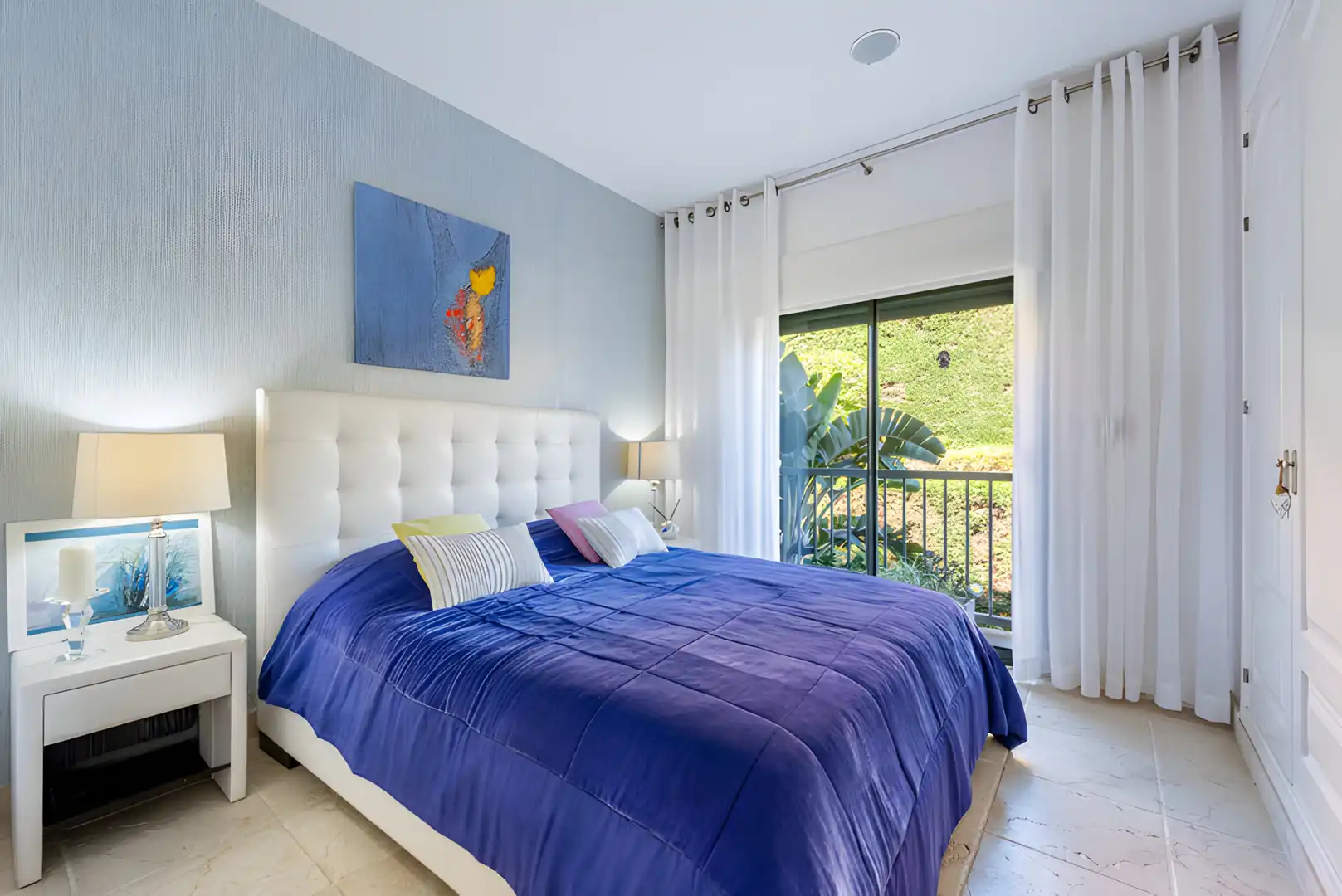 Dormitori de Apartament en venda en Estepona amb Aire condicionat, Terrassa i Traster