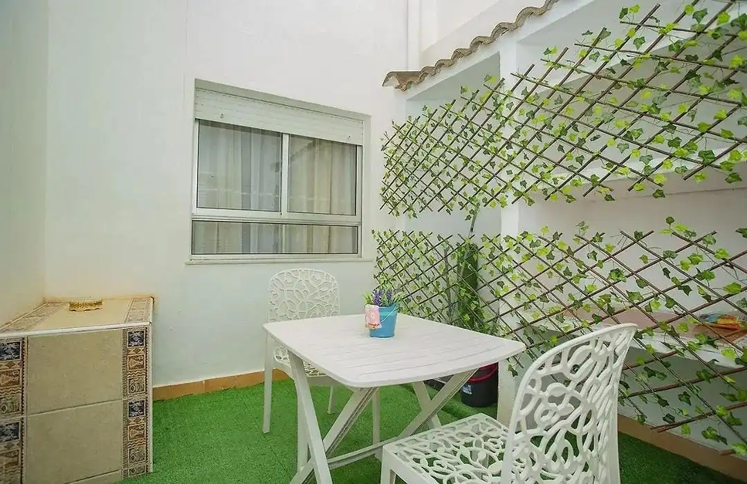 Terraza de Apartamento de alquiler en Torrevieja con Aire acondicionado, Amueblado y Internet