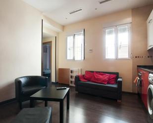 Sala d'estar de Apartament de lloguer en  Madrid Capital amb Aire condicionat