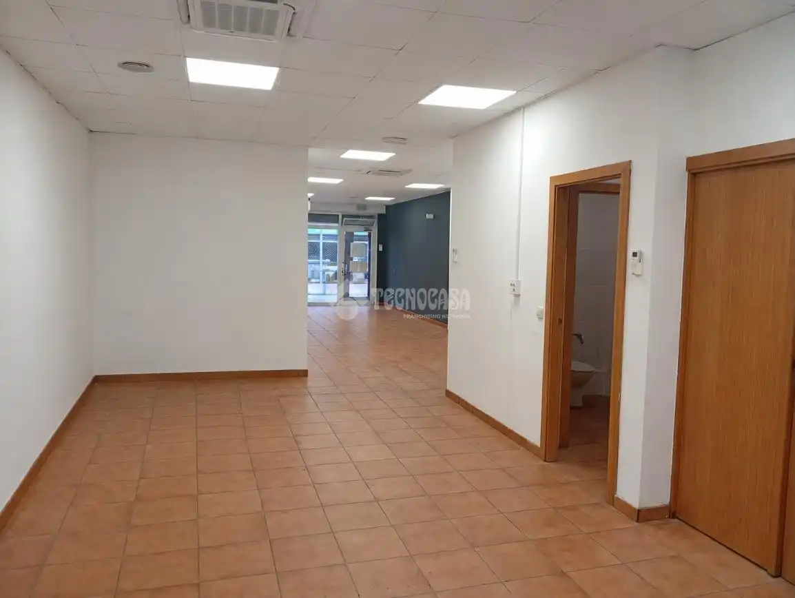 Local comercial en venda a Centre - Eixample – Can Llobet, imagen 5