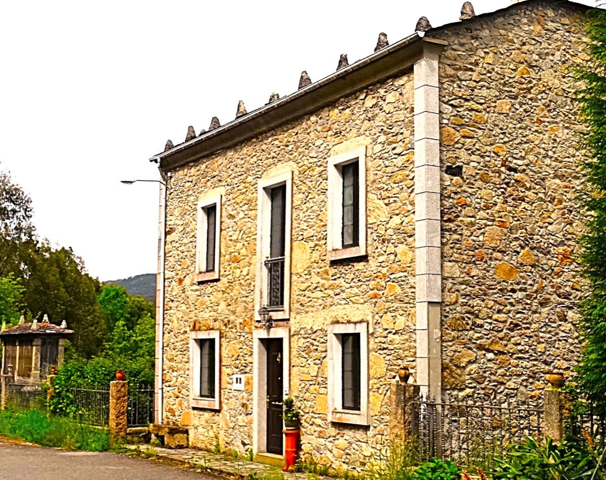 Vista exterior de Finca rústica en venda en Ourol amb Calefacció, Jardí privat i Parquet