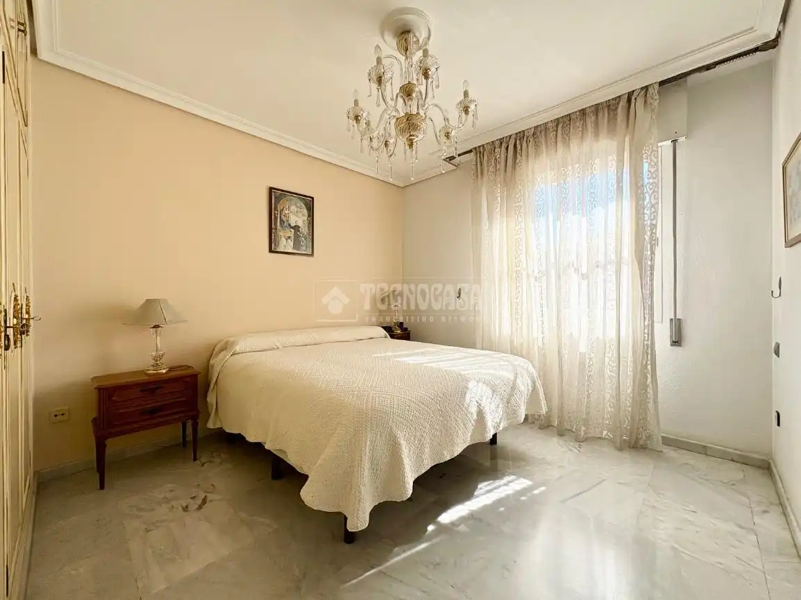Habitación de Piso en venta en Sevilla con Aire acondicionado, Calefacción y Terraza