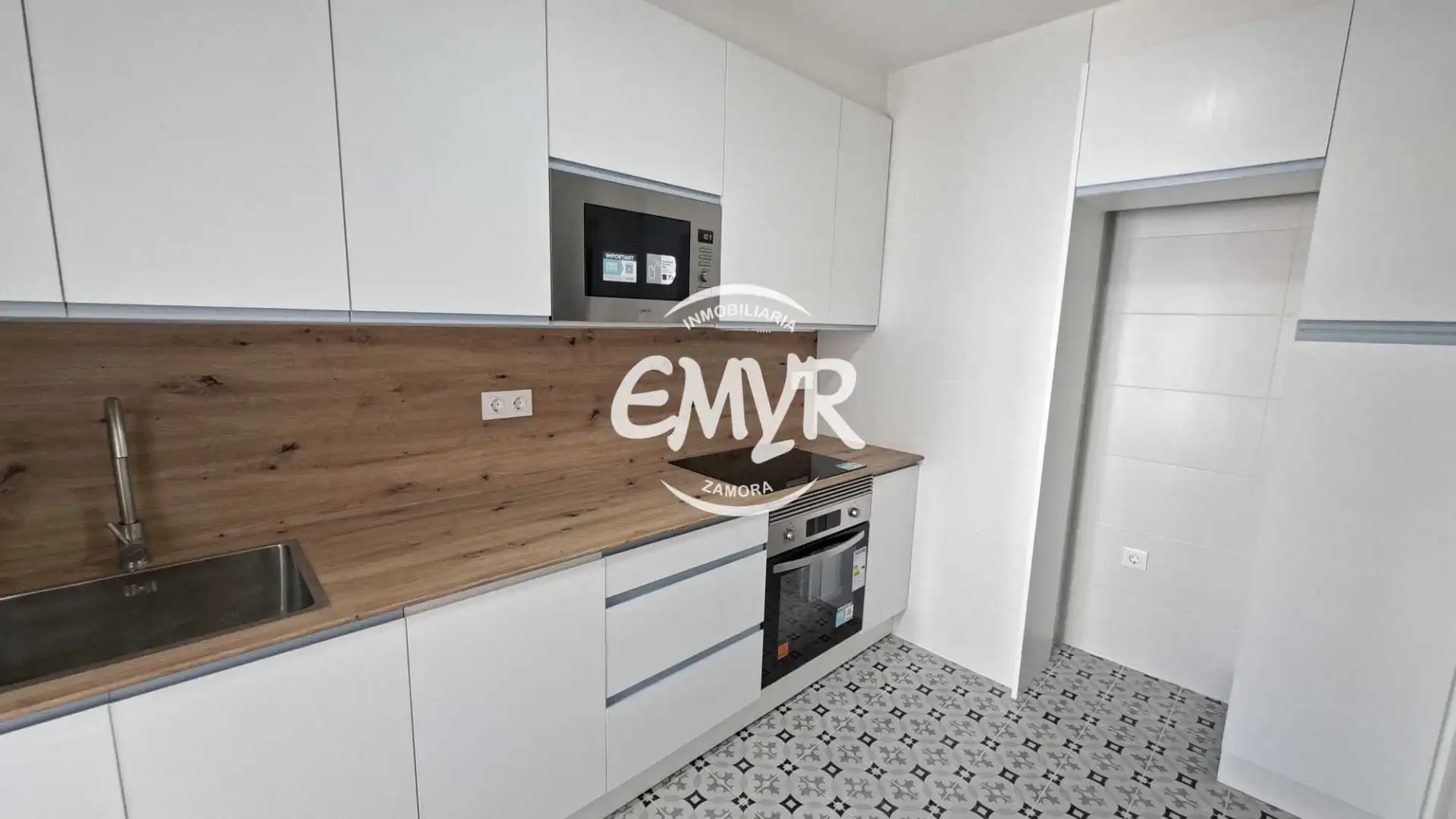 Küche von Wohnung zur Miete in Zamora Capital  mit Heizung, Ofen und Waschmaschine
