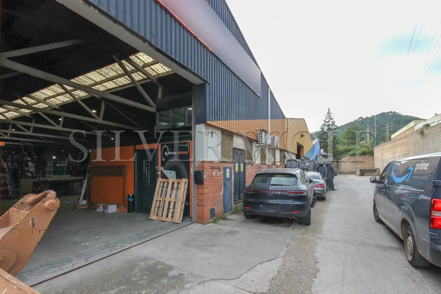 Industrial building for sale in Carrer Baix Llobregat