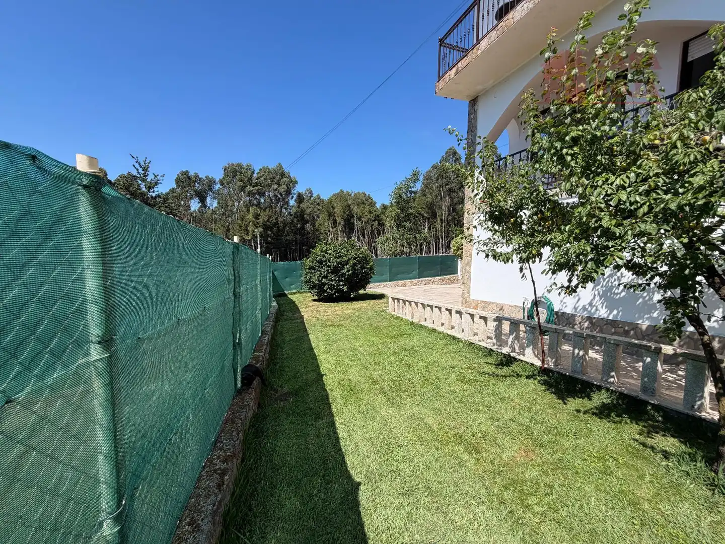 Jardí de Casa o xalet en venda en Cangas  amb Calefacció, Terrassa i Moblat