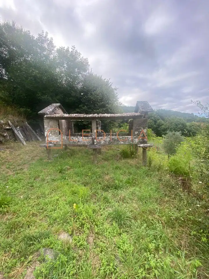 Country house zum Verkauf in Pontevedra Capital  mit Heizung, Privatgarten und Parkett