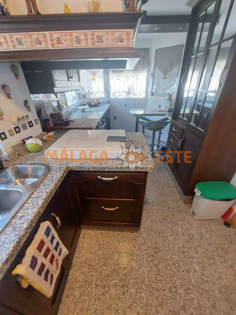 Cuina de Casa o xalet en venda en Vélez-Málaga amb Terrassa i Traster