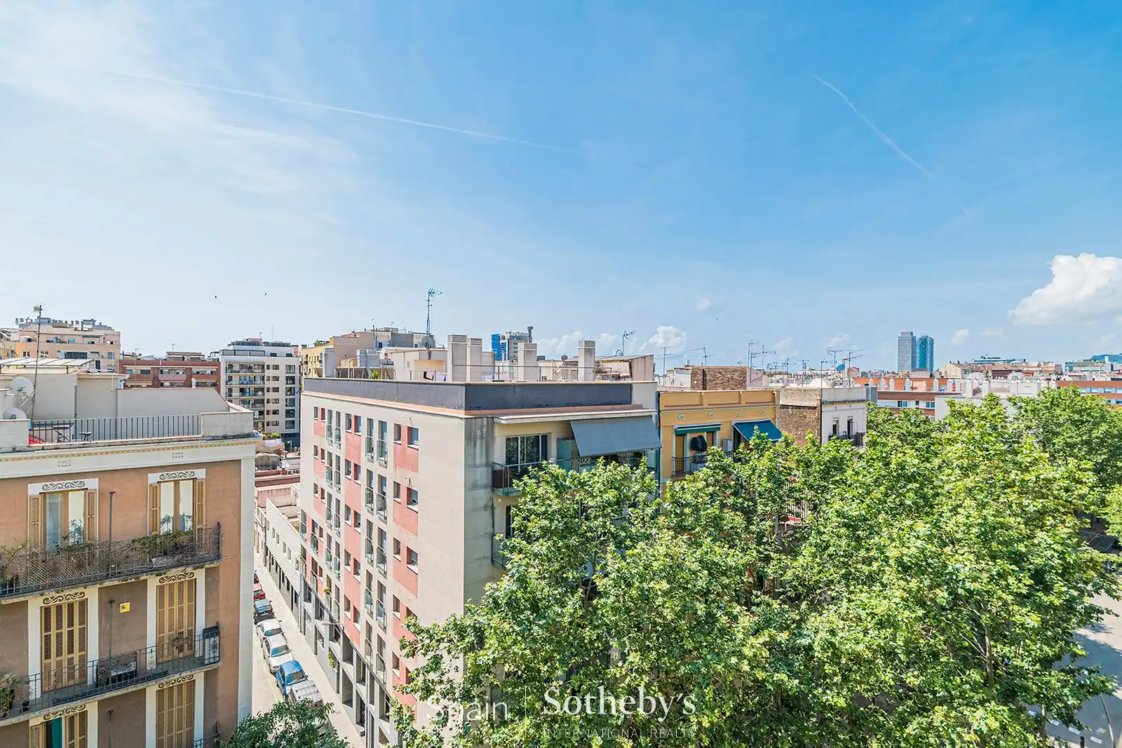 Vista exterior de Àtic en venda en Barcelona amb Aire condicionat, Calefacció i Terrassa