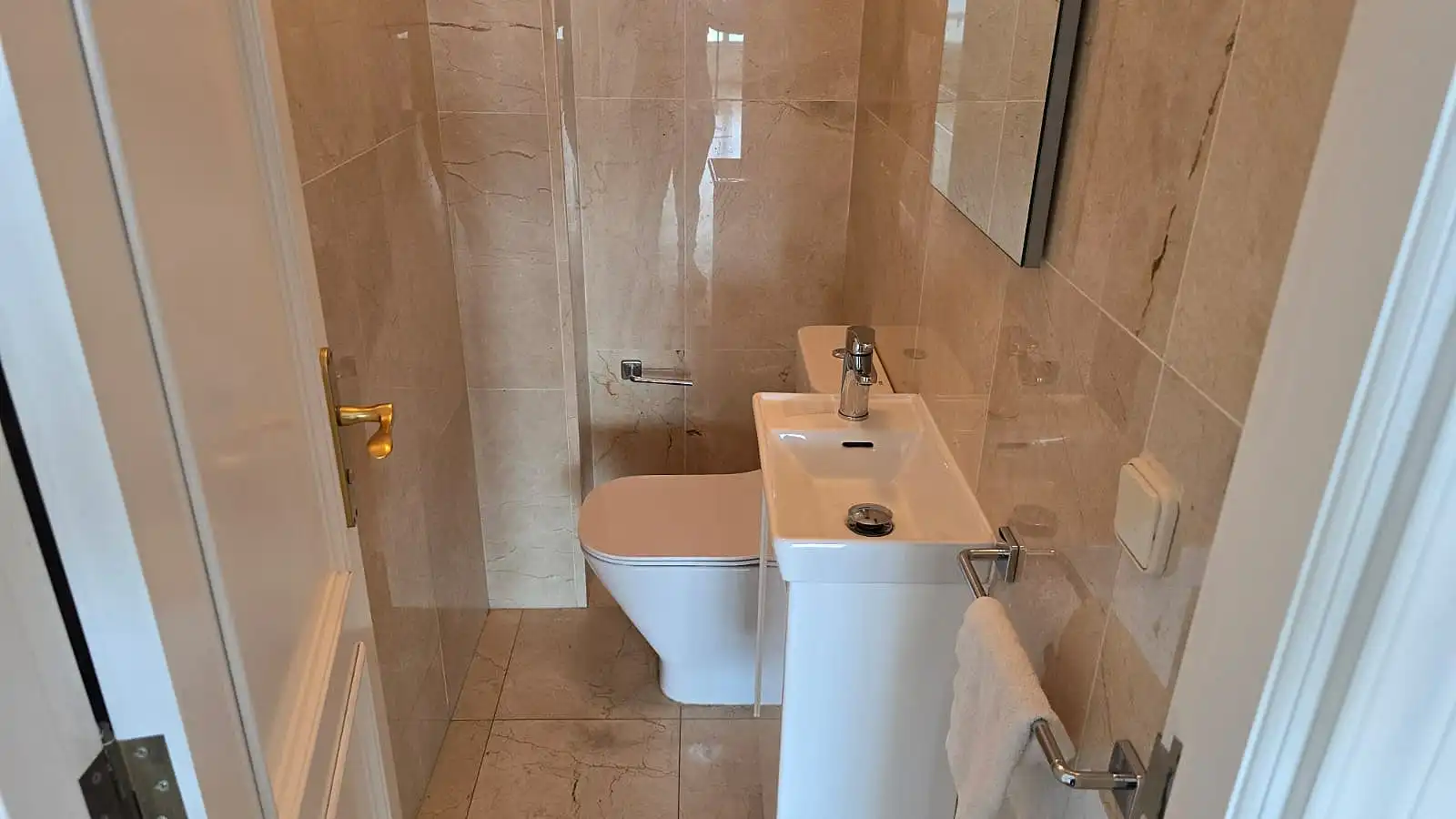 Baño de Piso de alquiler en Las Palmas de Gran Canaria con Parquet, Horno y Lavadora