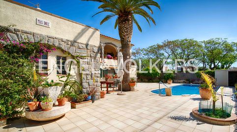 Arquitectura tradicional con piscina y privacidad, imatge 5