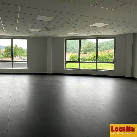 Oficina en Alquiler en Barrio El Crucero en Revilla