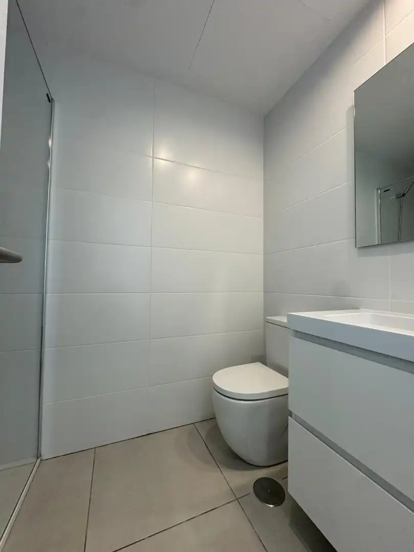Bany de Apartament en venda en Chipiona amb Aire condicionat, Terrassa i Traster