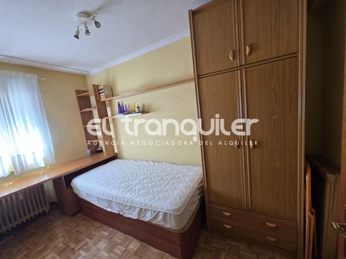 Habitación de Piso de alquiler en Madrid con Aire acondicionado, Parquet y Amueblado