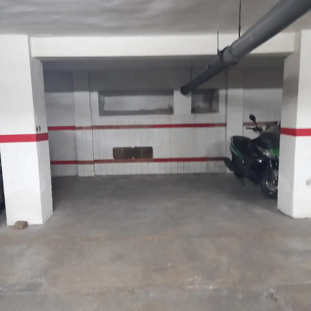 Parkplatz von Garage zur Miete in Jesús