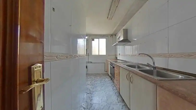 Piso en venta en Calle Algarve, imagen 3
