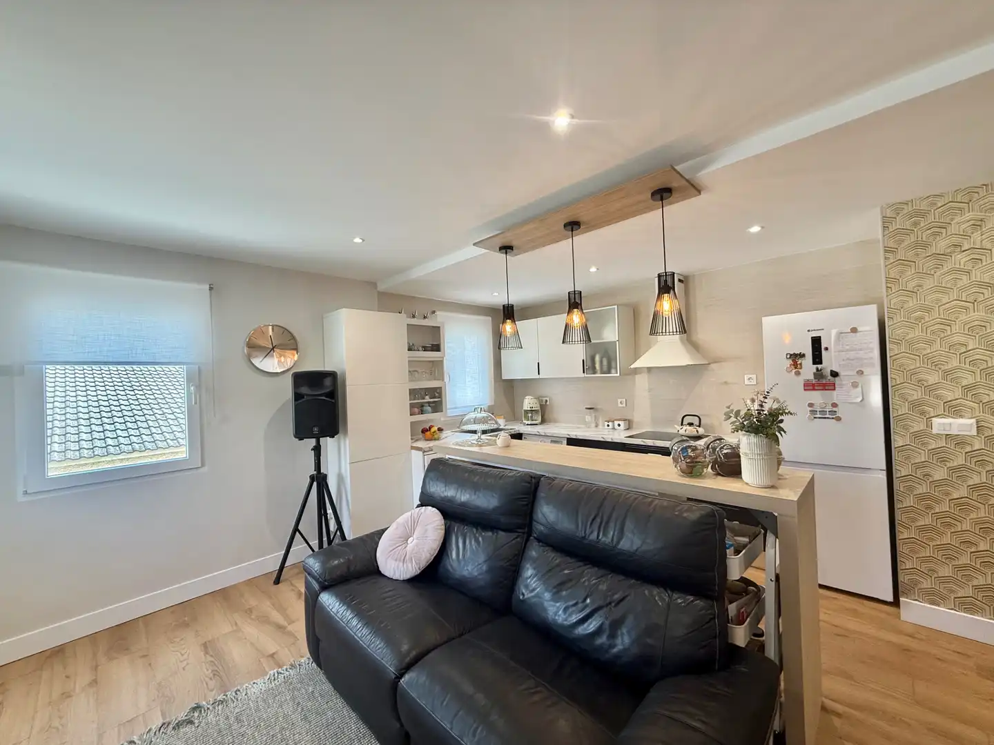 Wohnzimmer von Einfamilien-Reihenhaus zum Verkauf in Las Ventas de Retamosa mit Klimaanlage, Heizung und Terrasse