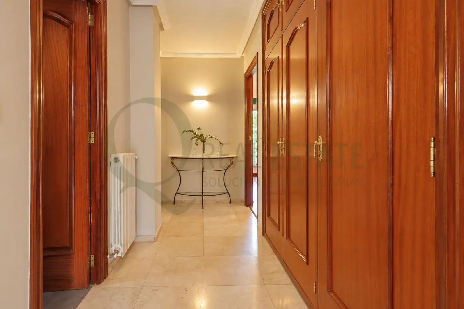 Haus oder Chalet zum Verkauf in Alicante / Alacant mit Klimaanlage, Heizung und Privatgarten