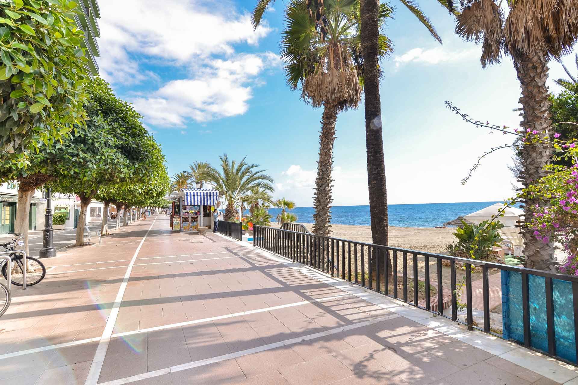 Exterior view of Premises for sale in Marbella