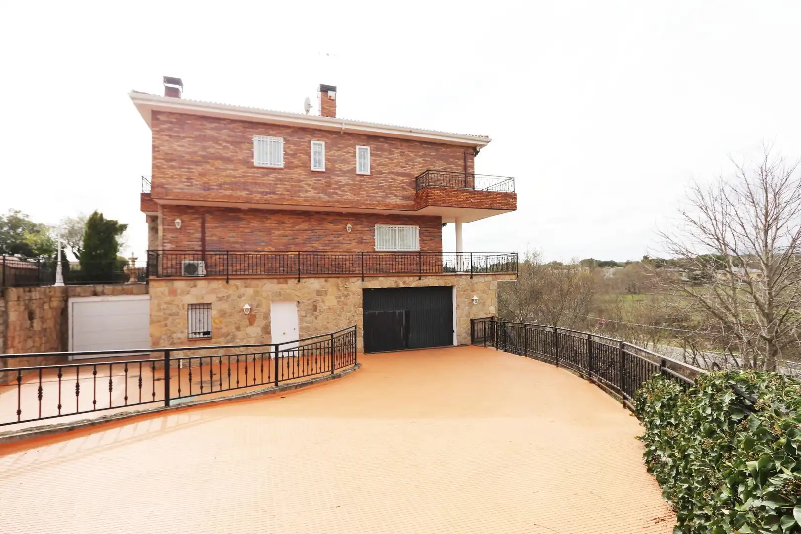Vista exterior de Casa o chalet en venta en Colmenarejo con Calefacción, Terraza y Trastero