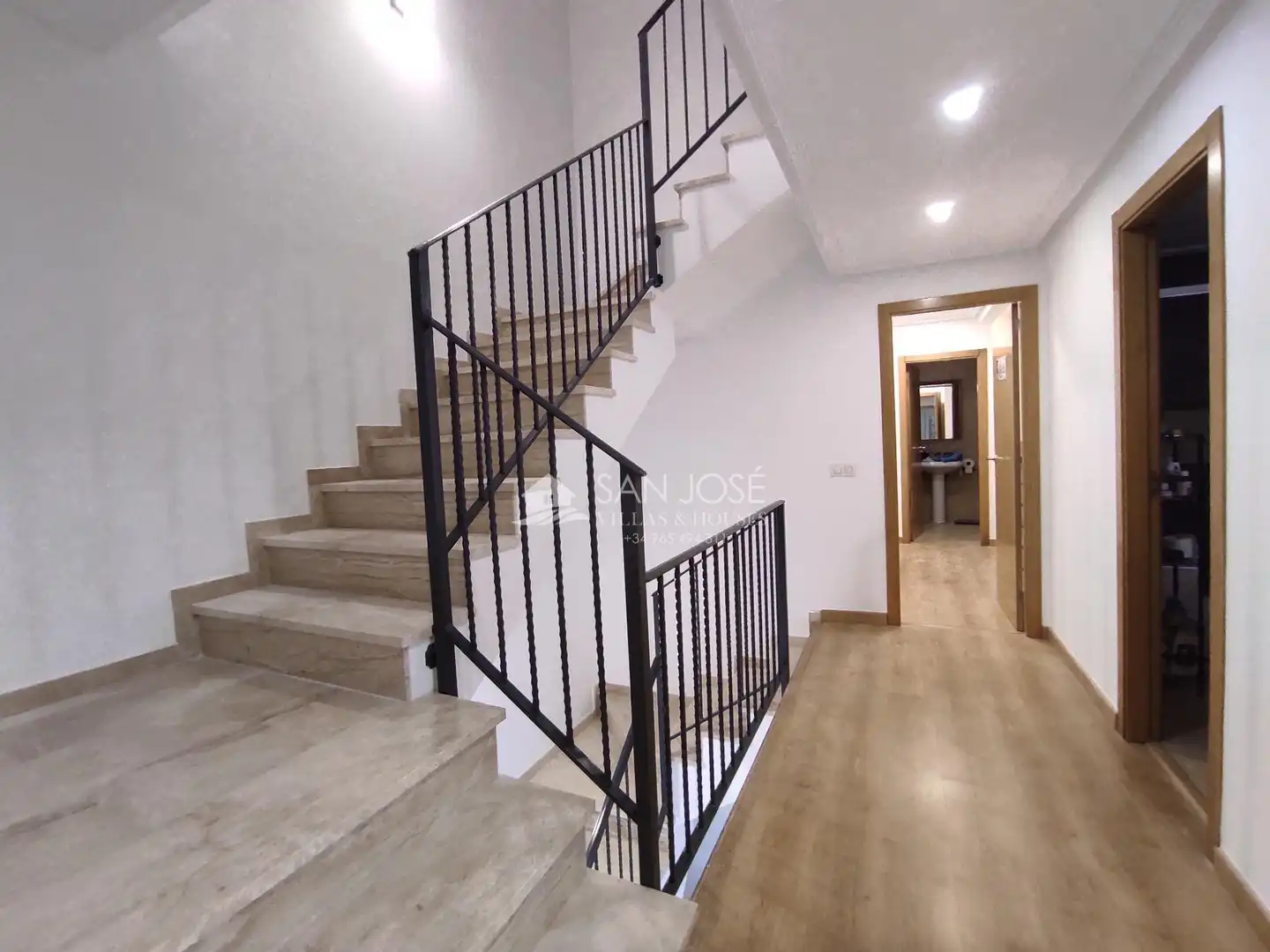 Bungalow con terraza en venta en Calle LEANDRO GRAS LIMIÑANA, imagen 2