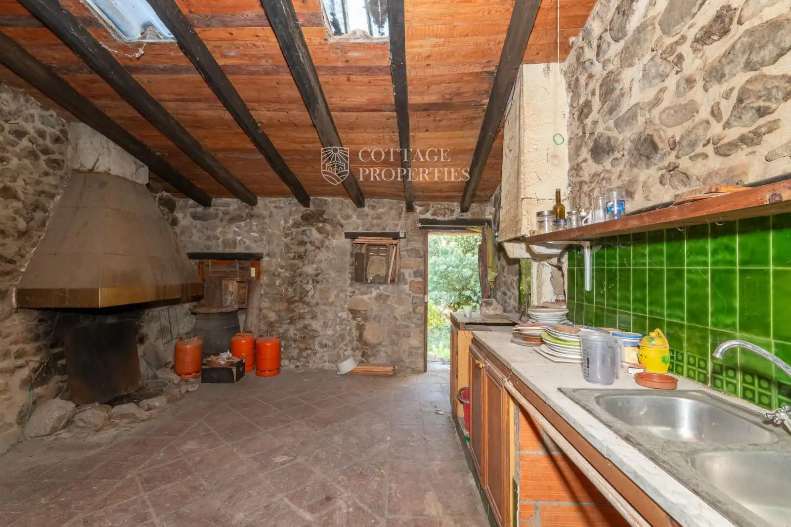 Cocina de Finca rústica en venta en Maçanet de Cabrenys