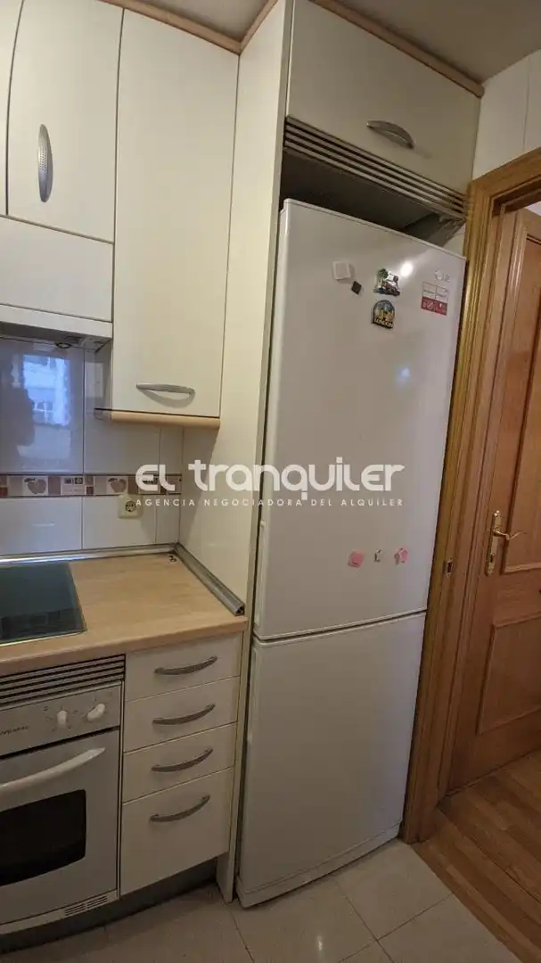 Kitchen of Flat for rent in Madrid  with Air Conditioner, Swimming Pool and Washing machine