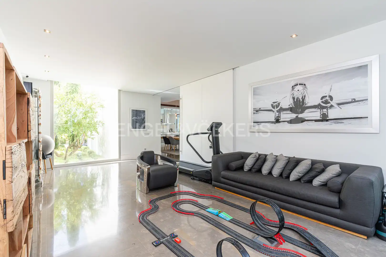 Sala de estar de Casa o chalet en venta en Boadilla del Monte con Aire acondicionado, Calefacción y Jardín privado