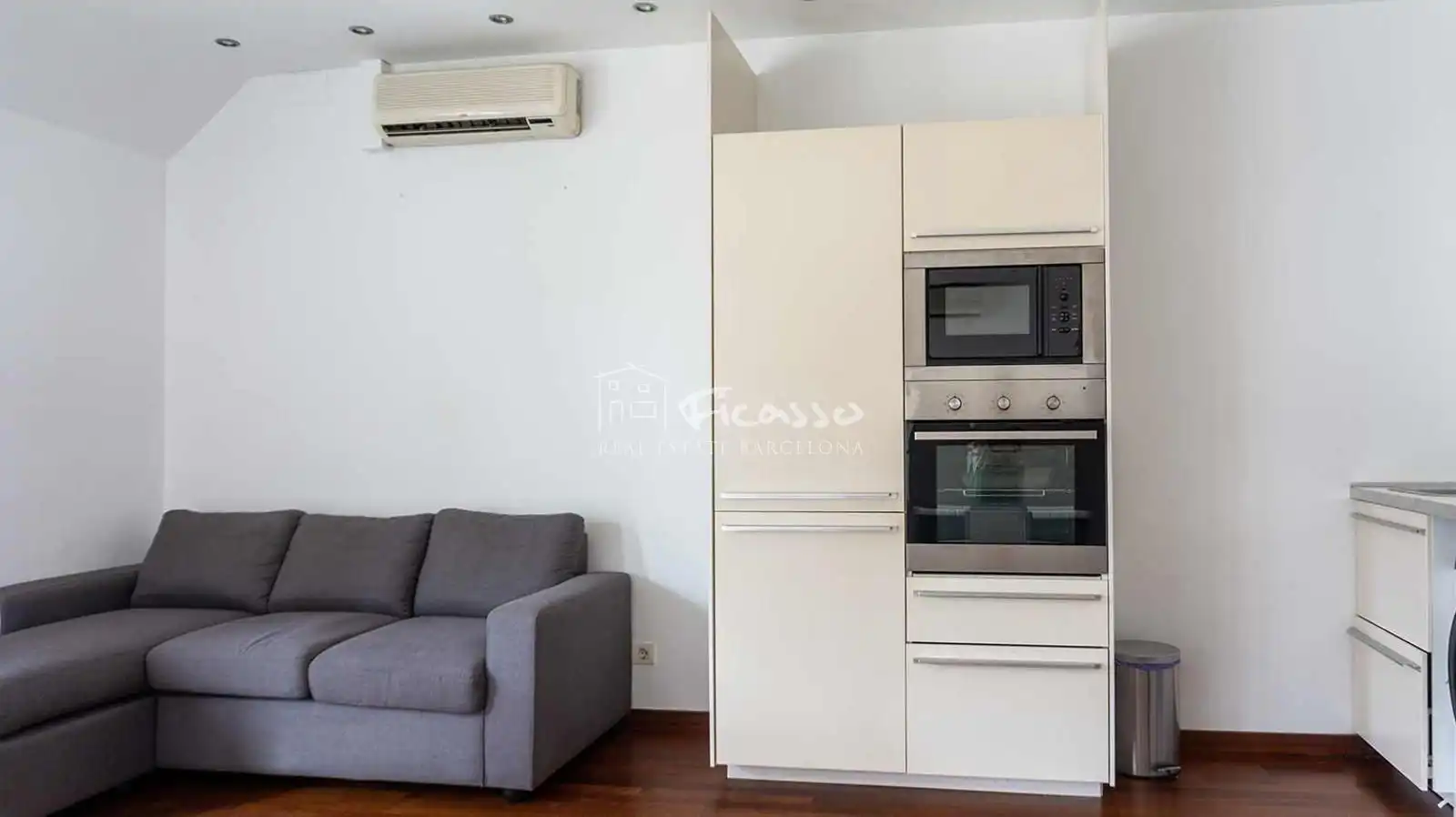 Kitchen of Attic for rent in Barcelona  with Air Conditioner, Heating and Parquet flooring