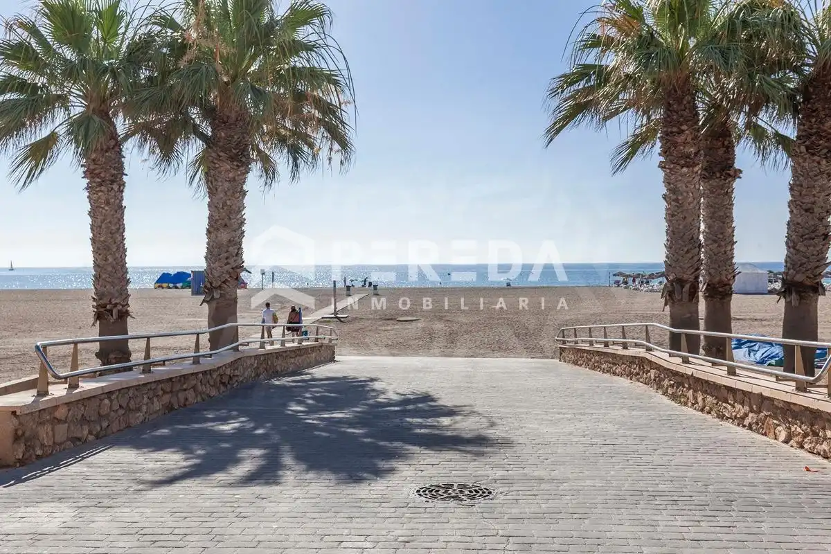 Vista exterior de Piso en venta en Roquetas de Mar con Jardín privado, Terraza y Balcón